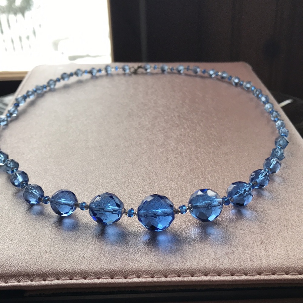 Beautiful blue crystal necklace,vintage
